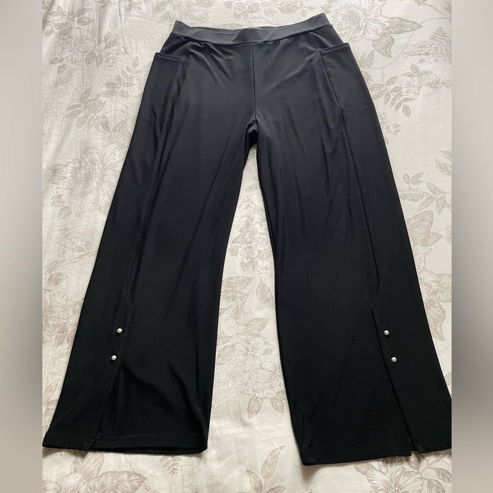 Sympli Black Wide Leg Cropped‎ Pants 6 Pearl Accent Office Casual Preppy Classic